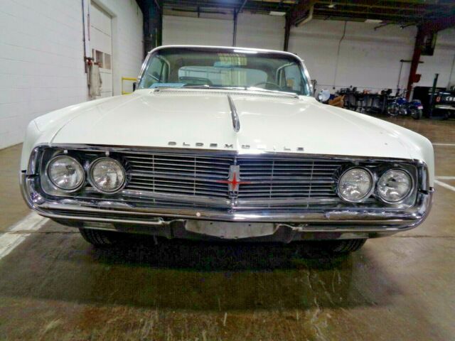 Oldsmobile Starfire 1962 image number 1