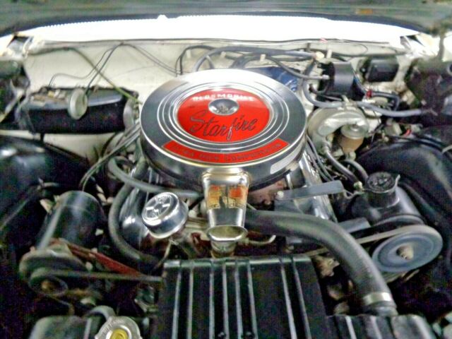 Oldsmobile Starfire 1962 image number 14