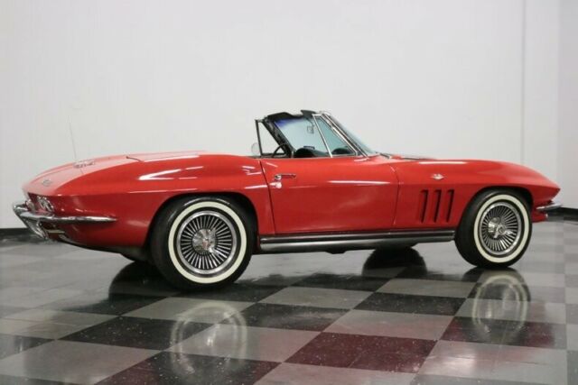 Chevrolet Corvette 1965 image number 14