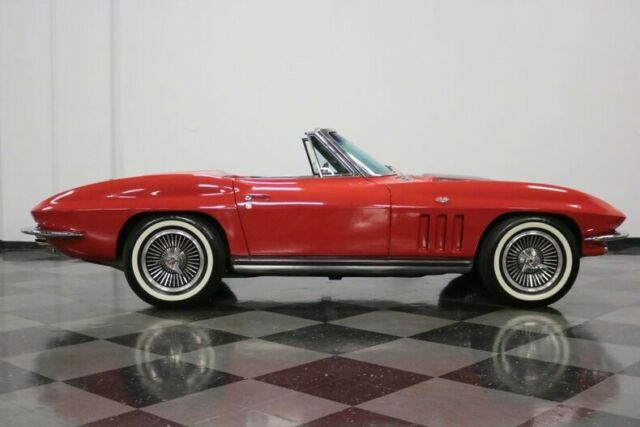 Chevrolet Corvette 1965 image number 15