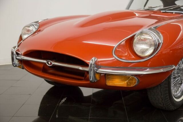 Jaguar E-Type 1970 image number 15