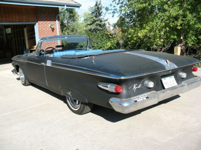 Plymouth Fury 1961 image number 2