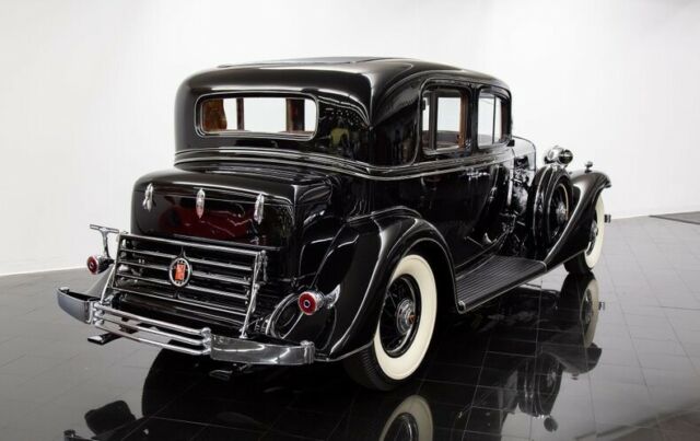 Cadillac V12 1933 image number 10