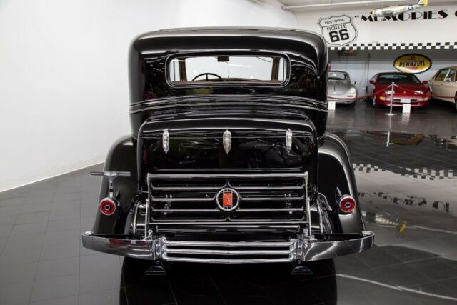 Cadillac V12 1933 image number 11