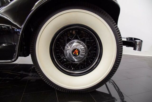 Cadillac V12 1933 image number 19