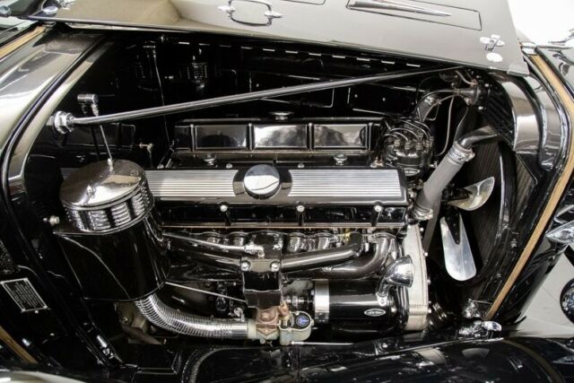 Cadillac V12 1933 image number 23