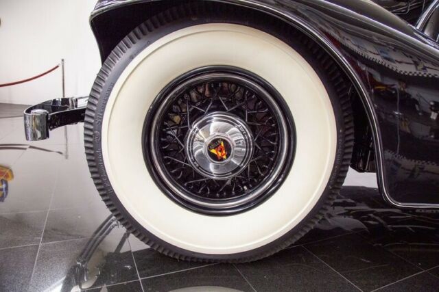 Cadillac V12 1933 image number 30