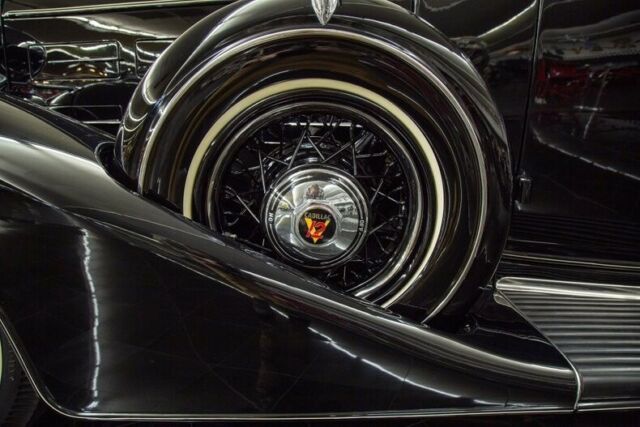 Cadillac V12 1933 image number 31