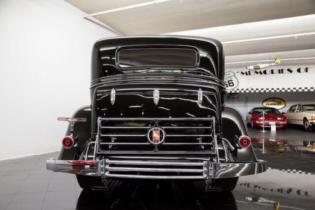 Cadillac V12 1933 image number 36