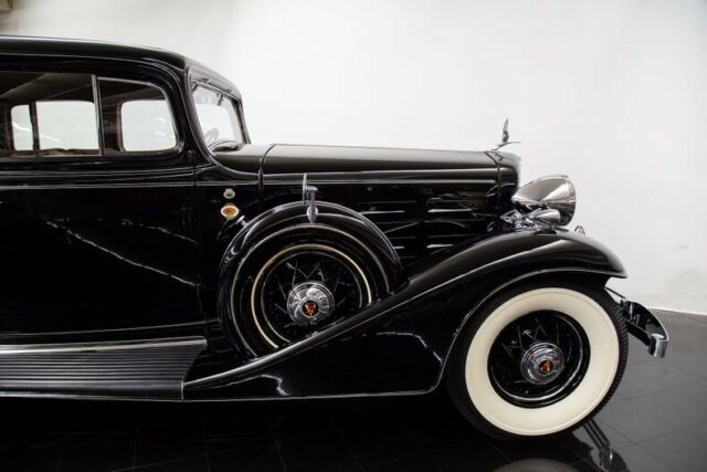 Cadillac V12 1933 image number 40