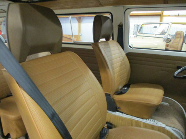 Volkswagen Bus/Vanagon 1978 image number 33