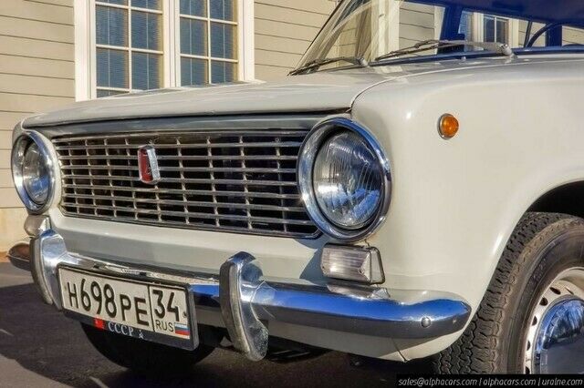 Lada VAZ 2102 1978 image number 9