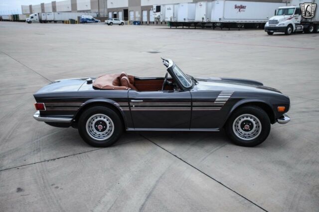 Triumph TR-6 1972 image number 20