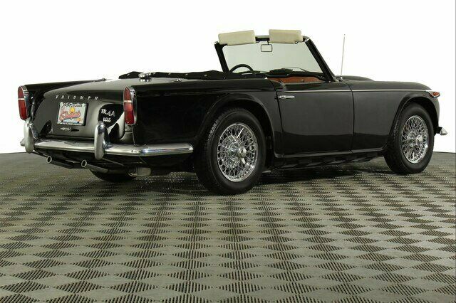 Triumph TR4 1967 image number 13