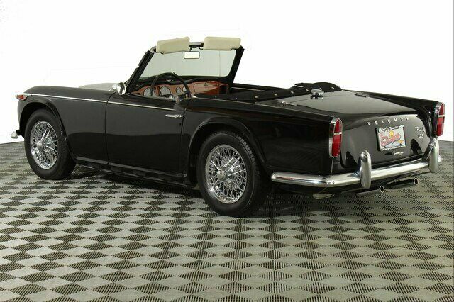 Triumph TR4 1967 image number 15