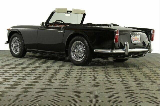 Triumph TR4 1967 image number 16