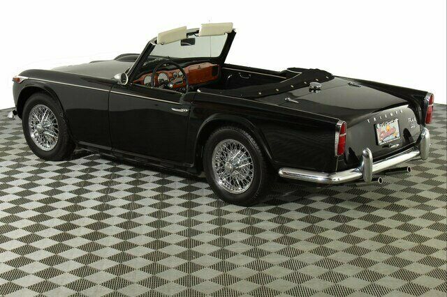 Triumph TR4 1967 image number 17