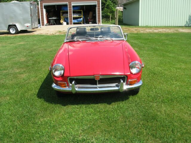 MG MGB 1970 image number 12