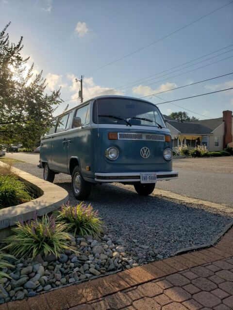 Volkswagen Microbus 1976 image number 0