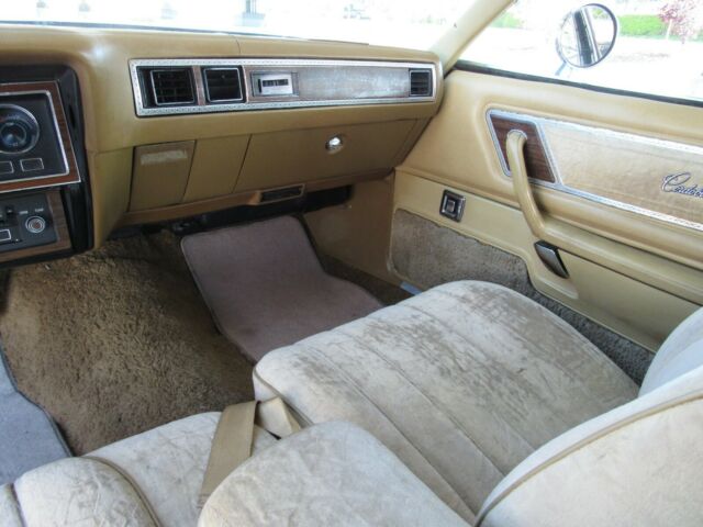 Chrysler Cordoba 1976 image number 12