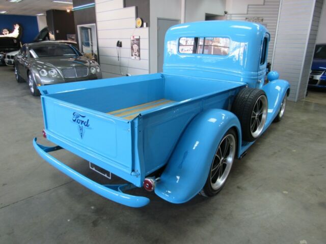 Ford Pick-up Truck 1937 image number 4