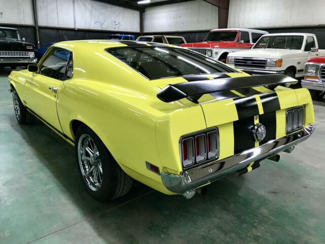 Ford Mustang 1970 image number 2