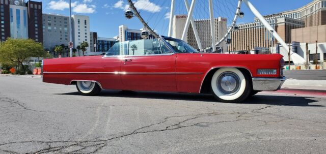 Cadillac DeVille Convertible 1966 image number 27