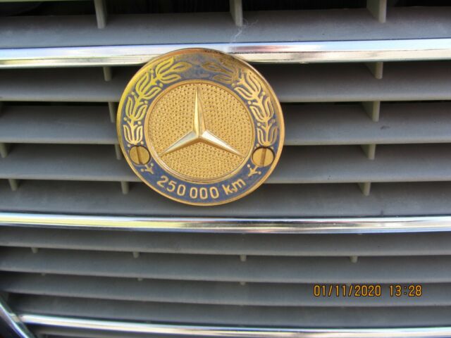 Mercedes-Benz 200-Series 1978 image number 28