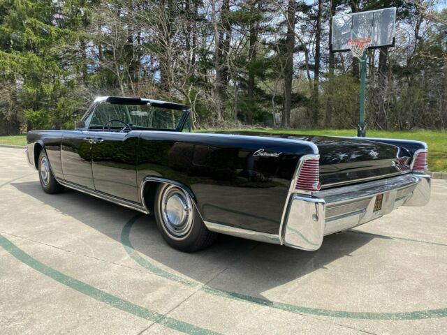 Lincoln Continental 1965 image number 2