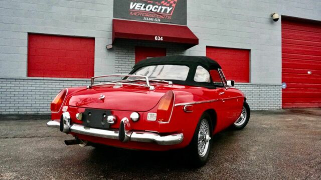 MG MGB 1976 image number 8