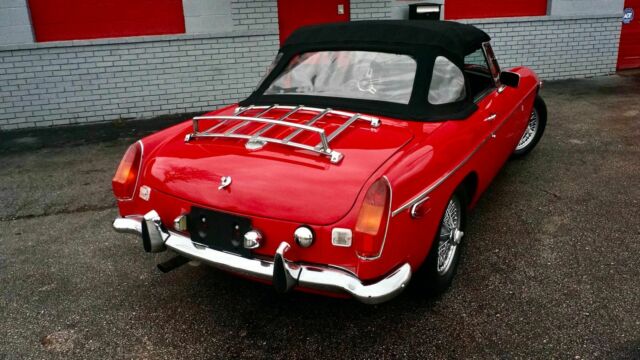 MG MGB 1976 image number 9