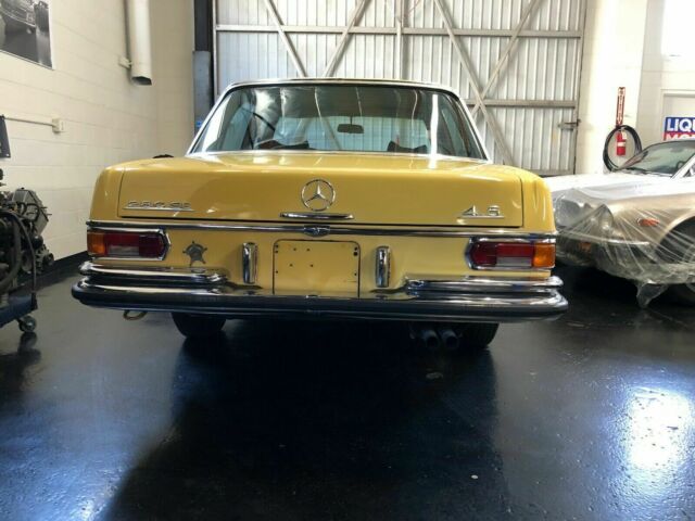 Mercedes-Benz 280se 1973 image number 2