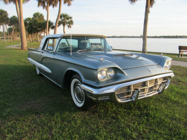 Ford Thunderbird 1960 image number 26