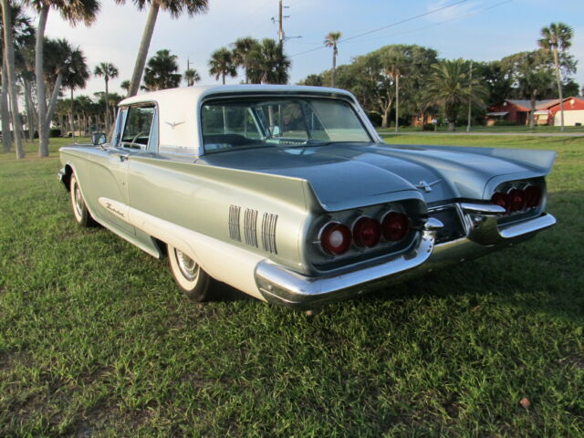 Ford Thunderbird 1960 image number 30