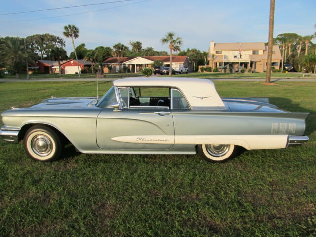 Ford Thunderbird 1960 image number 31