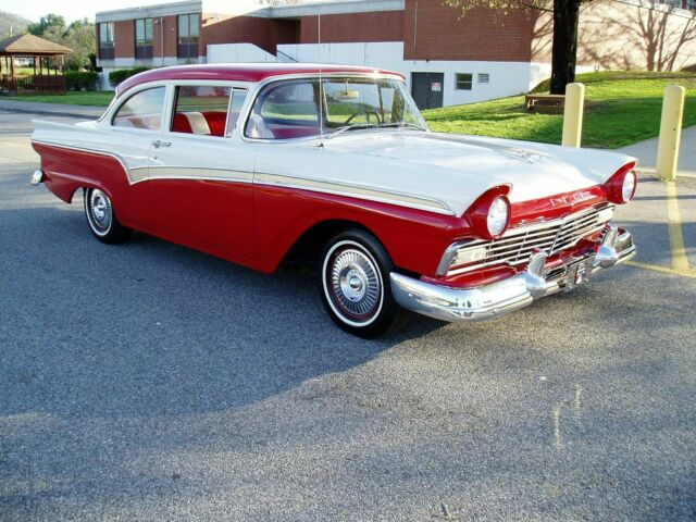 Ford Fairlane 1957 image number 1