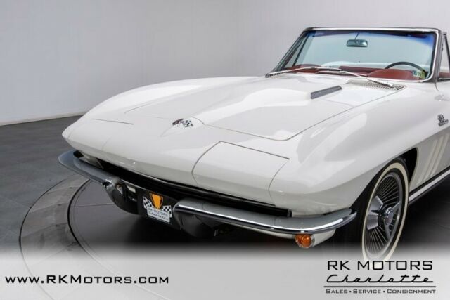 Chevrolet Corvette 1965 image number 16