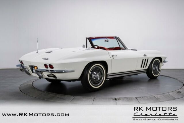 Chevrolet Corvette 1965 image number 25