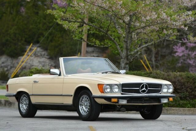 Mercedes-Benz SL-Class 1976 image number 4