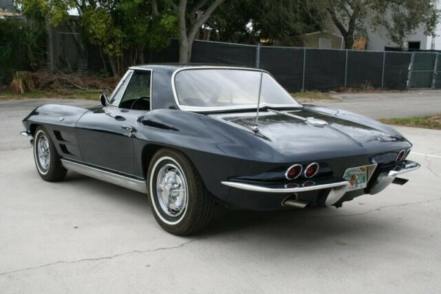 Chevrolet Corvette 1963 image number 27