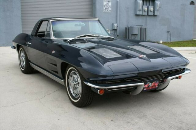 Chevrolet Corvette 1963 image number 30