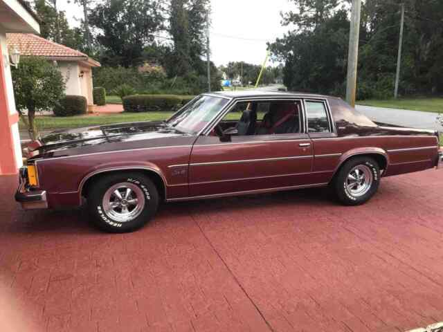 Oldsmobile Delta 88 1979 image number 10