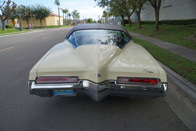 Buick Riviera 2 Door Boat Tail Hardtop with 25K original 1972 image number 12