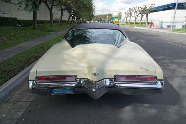 Buick Riviera 2 Door Boat Tail Hardtop with 25K original 1972 image number 34