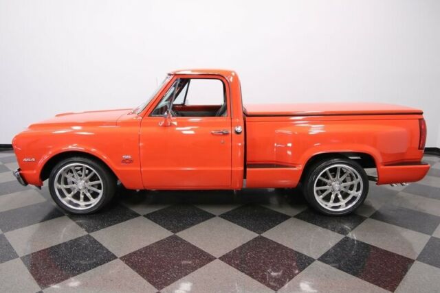 Chevrolet C-10 1967 image number 2