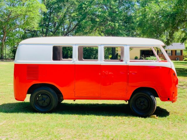 Volkswagen Bus/Vanagon 1967 image number 20