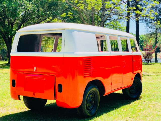 Volkswagen Bus/Vanagon 1967 image number 3