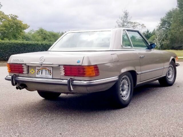 Mercedes-Benz 300-Series 1972 image number 18