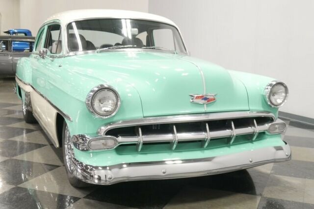 Chevrolet Bel Air/150/210 1954 image number 18