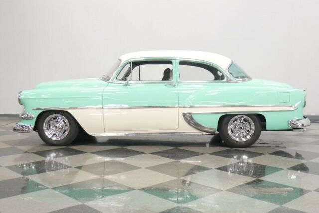 Chevrolet Bel Air/150/210 1954 image number 2